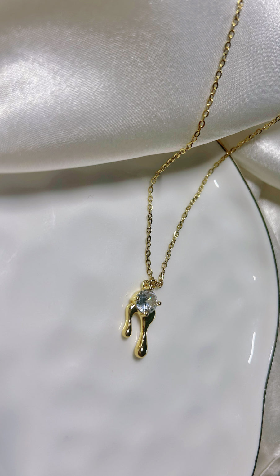 Rarity Necklace (24k Gold Filled)